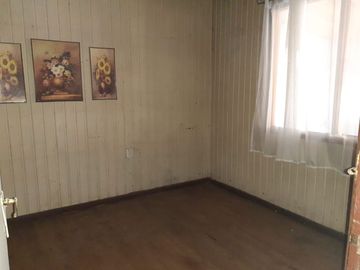 SE VENDE CASA 400M2, CENTRO DE TALCA , 3 DORMITORIOS Y UN BAÑO.