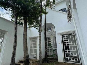 Golf Villas Townhouse For Sale, Fully Renovated Ready to Move-in Manila Southwoods Estate