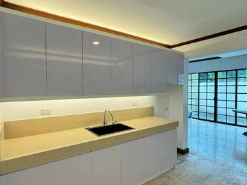 Golf Villas Townhouse For Sale, Fully Renovated Ready to Move-in Manila Southwoods Estate