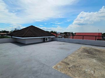 WELL MAINTAINED SINGLE DETACHED HOUSE AND LOT IN ENCLAVE OF BF HOMES PARAÑAQUE CITY