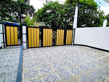MODERN DUPLEX HOUSE IN BF ALMANZA LAS PIÑAS CITY
