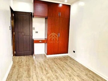 MODERN DUPLEX HOUSE IN BF ALMANZA LAS PIÑAS CITY