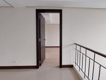 Condo in Park Mckinley near Venice Grand Canal Mall & BGC- No Downpayment Required-Rent to Own Condo