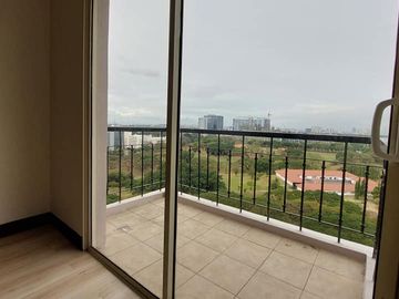 Condo in Park Mckinley near Venice Grand Canal Mall & BGC- No Downpayment Required-Rent to Own Condo