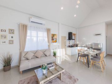 Single-Story Pool Villa in Hang Dong