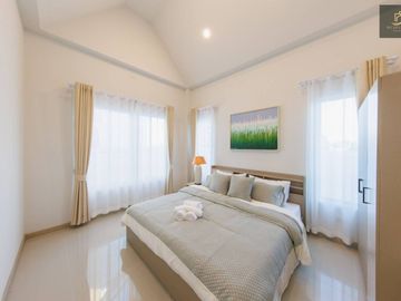 Single-Story Pool Villa in Hang Dong