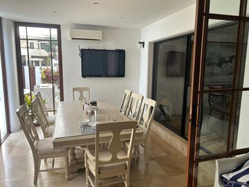 VENDO HERMOSA CASA TOTALMENTE EQUIPADA EN CEIBOS NORTE