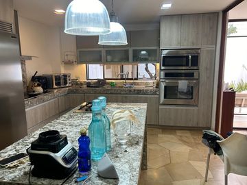 VENDO HERMOSA CASA TOTALMENTE EQUIPADA EN CEIBOS NORTE