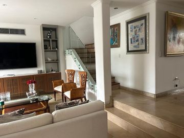 VENDO HERMOSA CASA TOTALMENTE EQUIPADA EN CEIBOS NORTE