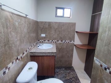 SE VENDE CASA EN GUASMO SUR, COOPERATIVA MIAMI BEACH, SUR DE GUAYAQUIL