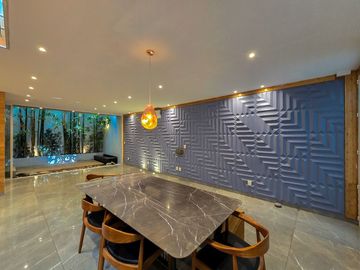 Casa en Venta con Uso de Suelo Mixto sobre Av. Justo Sierra en Guadalajara