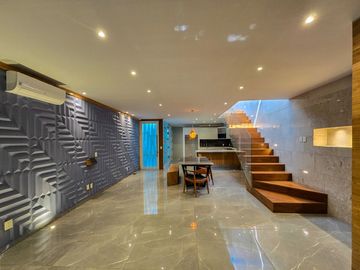 Casa en Venta con Uso de Suelo Mixto sobre Av. Justo Sierra en Guadalajara