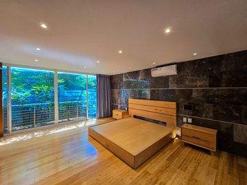 Casa en Venta con Uso de Suelo Mixto sobre Av. Justo Sierra en Guadalajara