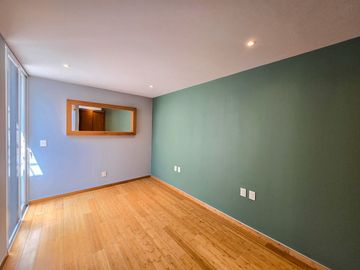 Casa en Venta con Uso de Suelo Mixto sobre Av. Justo Sierra en Guadalajara