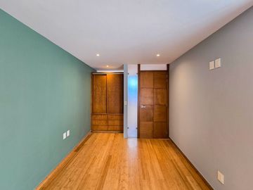 Casa en Venta con Uso de Suelo Mixto sobre Av. Justo Sierra en Guadalajara