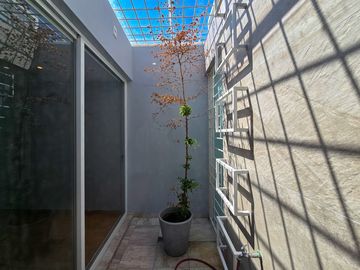 Casa en Venta con Uso de Suelo Mixto sobre Av. Justo Sierra en Guadalajara