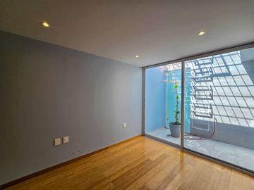 Casa en Venta con Uso de Suelo Mixto sobre Av. Justo Sierra en Guadalajara
