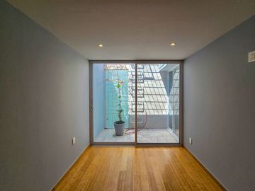 Casa en Venta con Uso de Suelo Mixto sobre Av. Justo Sierra en Guadalajara