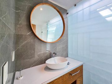 Casa en Venta con Uso de Suelo Mixto sobre Av. Justo Sierra en Guadalajara
