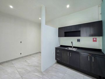 Casa en Venta con Uso de Suelo Mixto sobre Av. Justo Sierra en Guadalajara