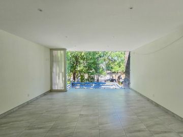 Casa en Venta con Uso de Suelo Mixto sobre Av. Justo Sierra en Guadalajara