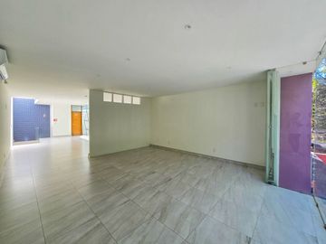 Casa en Venta con Uso de Suelo Mixto sobre Av. Justo Sierra en Guadalajara