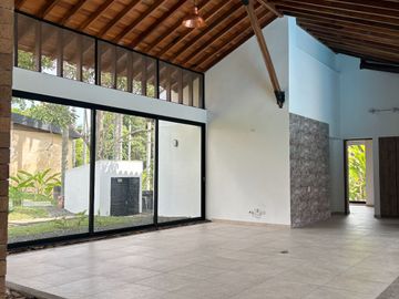 Renta Hermosa casa en Maracay