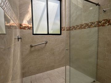 Renta Hermosa casa en Maracay