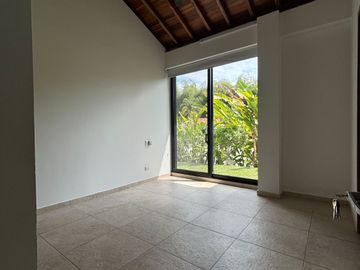 Renta Hermosa casa en Maracay