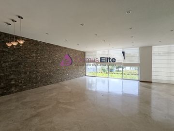 Venta  departamento vista al rio, Urbanización Tenis Club, cerca Plaza Navona, Samborondon, Guayaquil