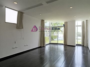 Venta  departamento vista al rio, Urbanización Tenis Club, cerca Plaza Navona, Samborondon, Guayaquil