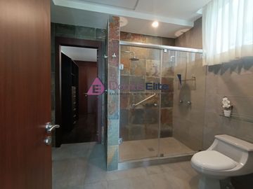 Venta  departamento vista al rio, Urbanización Tenis Club, cerca Plaza Navona, Samborondon, Guayaquil
