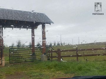 PARCELA EN  CONDOMINIO CON CASA NUEVA SECTOR CAYORRUCA RÍO BUENO