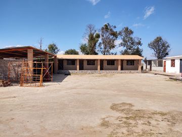 Rancho en Villa de Arriaga 8 ha, cuenta con casa con 2 recamaras con baño, cocina y comedor.