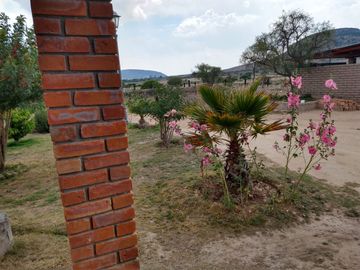 Rancho en Villa de Arriaga 8 ha, cuenta con casa con 2 recamaras con baño, cocina y comedor.
