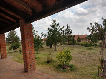 Rancho en Villa de Arriaga 8 ha, cuenta con casa con 2 recamaras con baño, cocina y comedor.