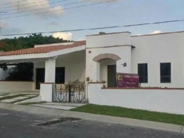 CASA EN CUERNAVACA LOMAS DE COCOYOC, GRAN OPORTUNIDAD DE INVERSIÓN