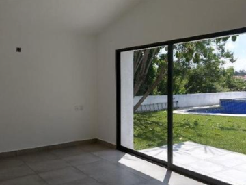 CASA EN CUERNAVACA LOMAS DE COCOYOC, GRAN OPORTUNIDAD DE INVERSIÓN