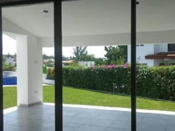 CASA EN CUERNAVACA LOMAS DE COCOYOC, GRAN OPORTUNIDAD DE INVERSIÓN