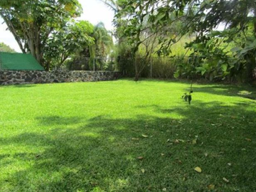 CASA EN CUERNAVACA LOMAS DE COCOYOC, GRAN OPORTUNIDAD DE INVERSIÓN