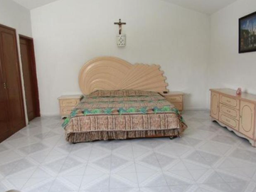 CASA EN CUERNAVACA LOMAS DE COCOYOC, GRAN OPORTUNIDAD DE INVERSIÓN
