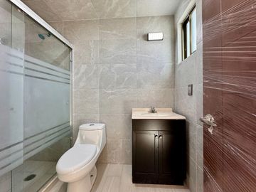 hermosa casa con 3 habitaciones y roof garden en pachuca. E-sur Vía del gua