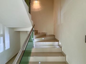 hermosa casa con 3 habitaciones y roof garden en pachuca. E-sur Vía del gua