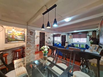 Venta de casa de 2 plantas y 4 dormitorios en Urbanización Beata Mercedes Molina, km 16 Vía a Daule