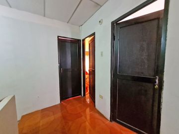 Venta de casa de 2 plantas y 4 dormitorios en Urbanización Beata Mercedes Molina, km 16 Vía a Daule