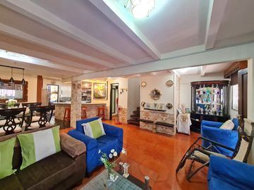 Venta de casa de 2 plantas y 4 dormitorios en Urbanización Beata Mercedes Molina, km 16 Vía a Daule
