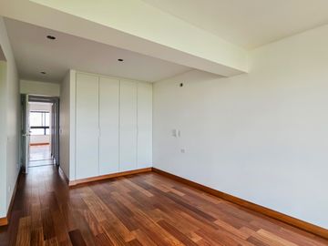 Vendo Hermoso Departamento 180 m2 Piso 4 Urb Aurora Miraflores