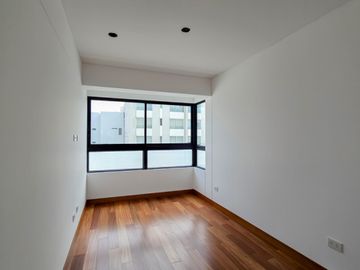 Vendo Hermoso Departamento 180 m2 Piso 4 Urb Aurora Miraflores