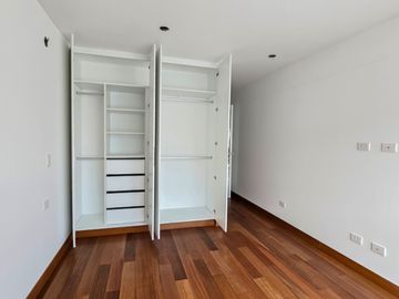 Vendo Hermoso Departamento 180 m2 Piso 4 Urb Aurora Miraflores