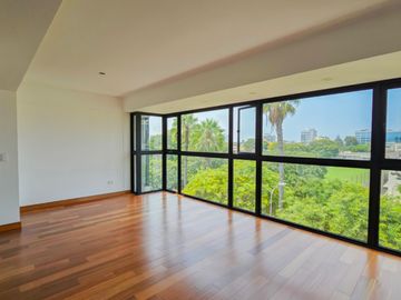Vendo Hermoso Departamento 180 m2 Piso 4 Urb Aurora Miraflores